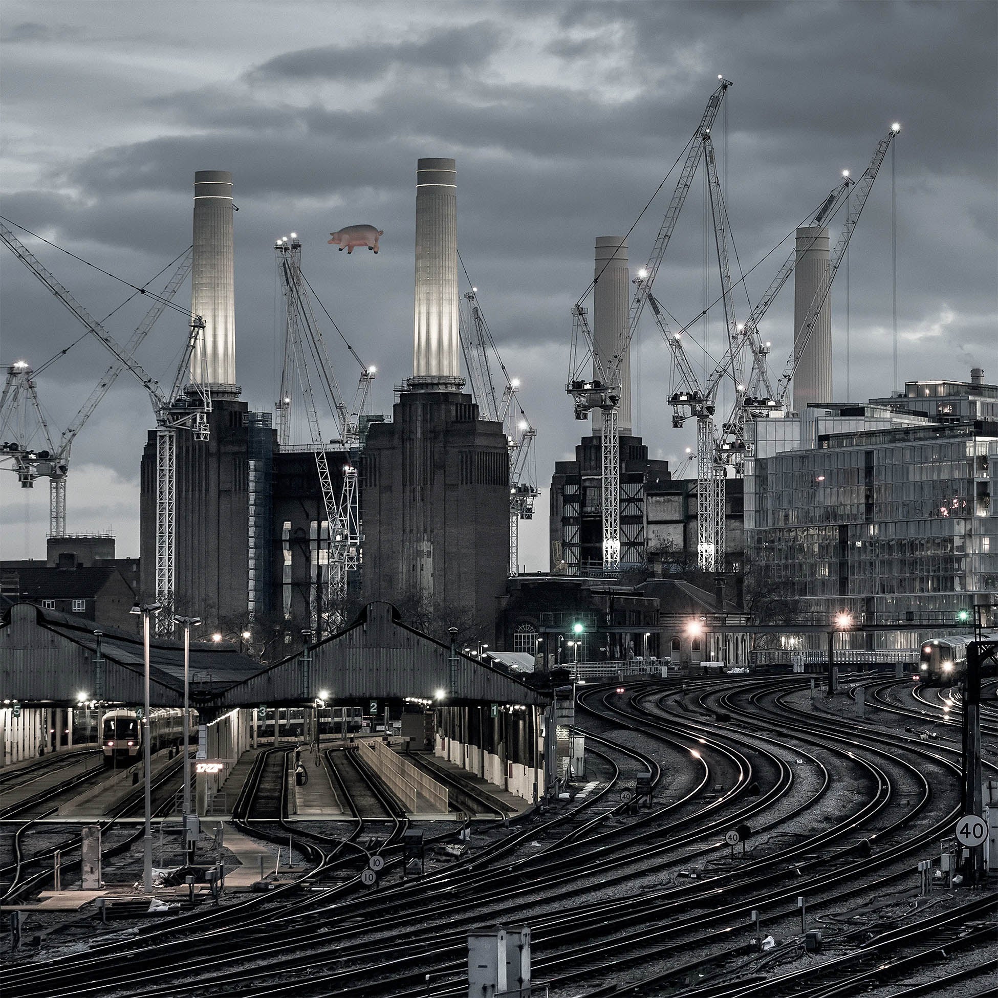 Pink Floyd Animals 2018 Remix album cover, 180g vinyl gatefold with alternate Battersea Power Station artwork, 28-page booklet