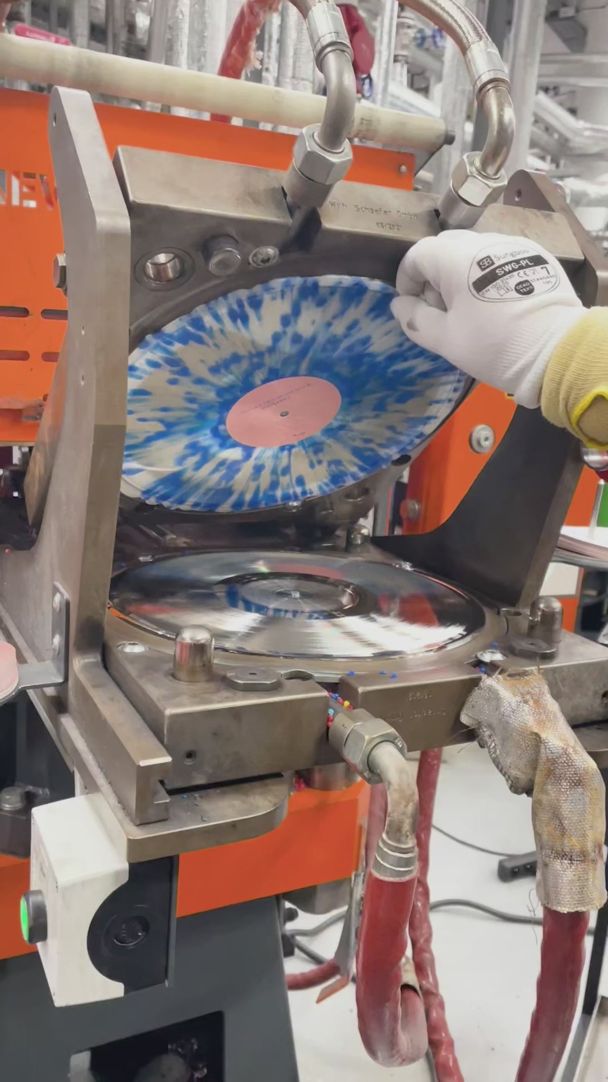 Hiss Golden Messenger I'm People vinyl LP pressing footage with "Shaky Eyes" audio sample, showing blue and white splatter manufacturing